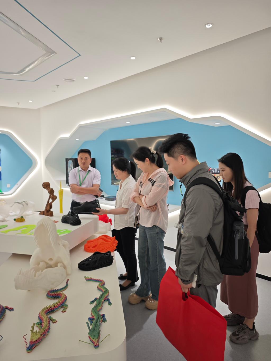 2a8ec51e37f6429183b0dd4c1907508